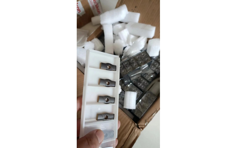 刀具材料的物理性能匹配对刀片的切削性能有哪些影响？