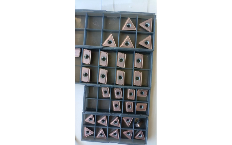 小菱形宽槽、小菱形窄槽、大菱形宽槽、大菱形窄槽、小三角宽槽、小三角窄槽、大三角宽槽和大三角窄槽